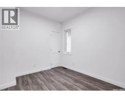 1230 E Avenue N, Saskatoon, SK S7L1T4 Photo 14