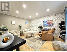 Living room - 28 Arundel Avenue, Ottawa, ON K1K0B6 Photo 6