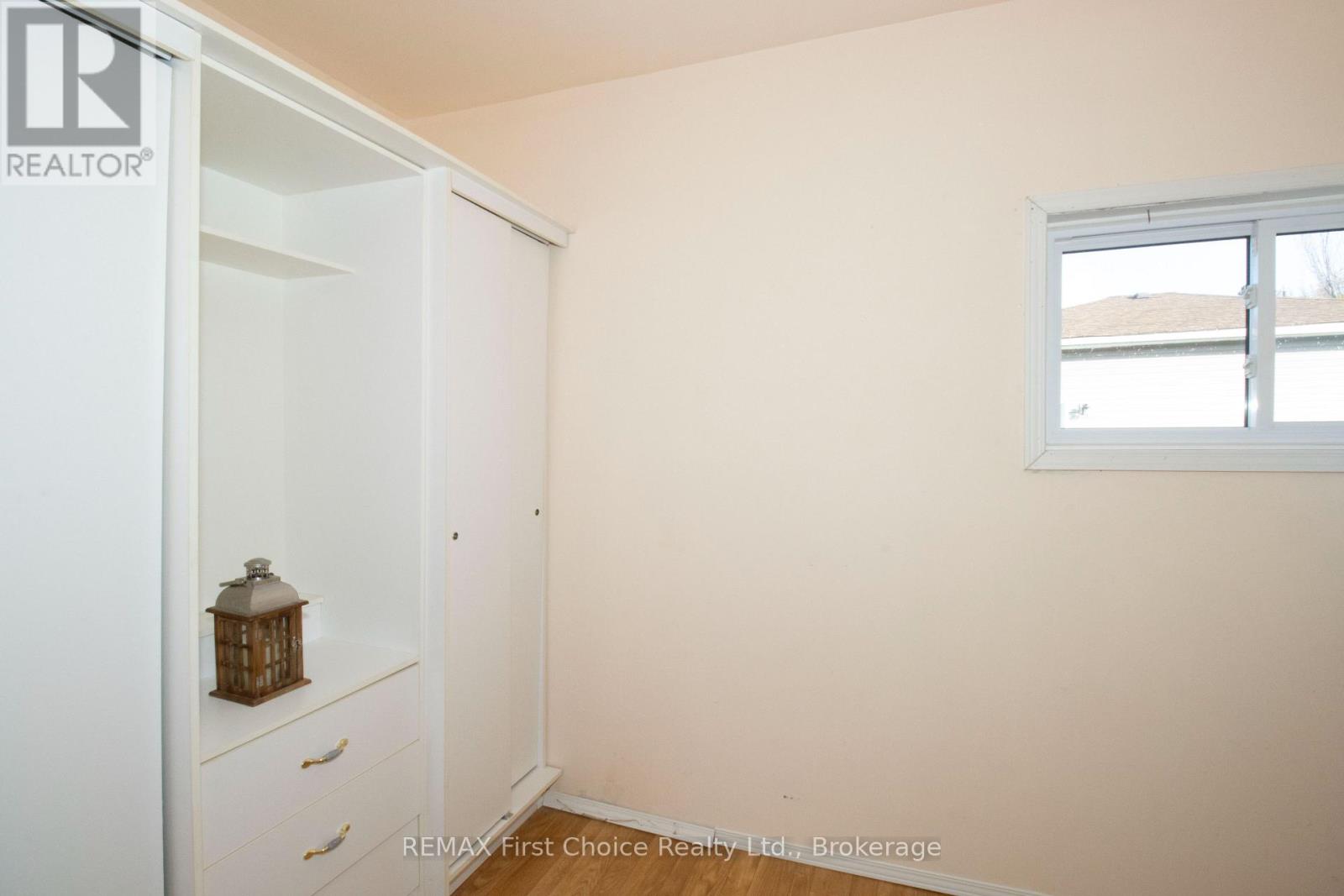 729 HODDER AVENUE - 12