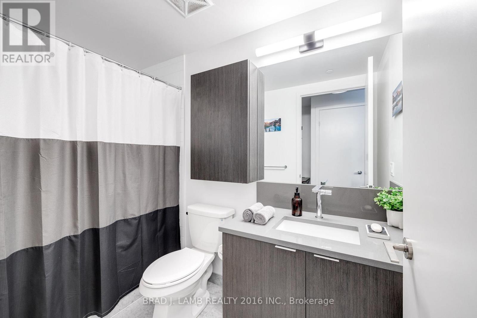 #642 38 IANNUZZI STREET - 18