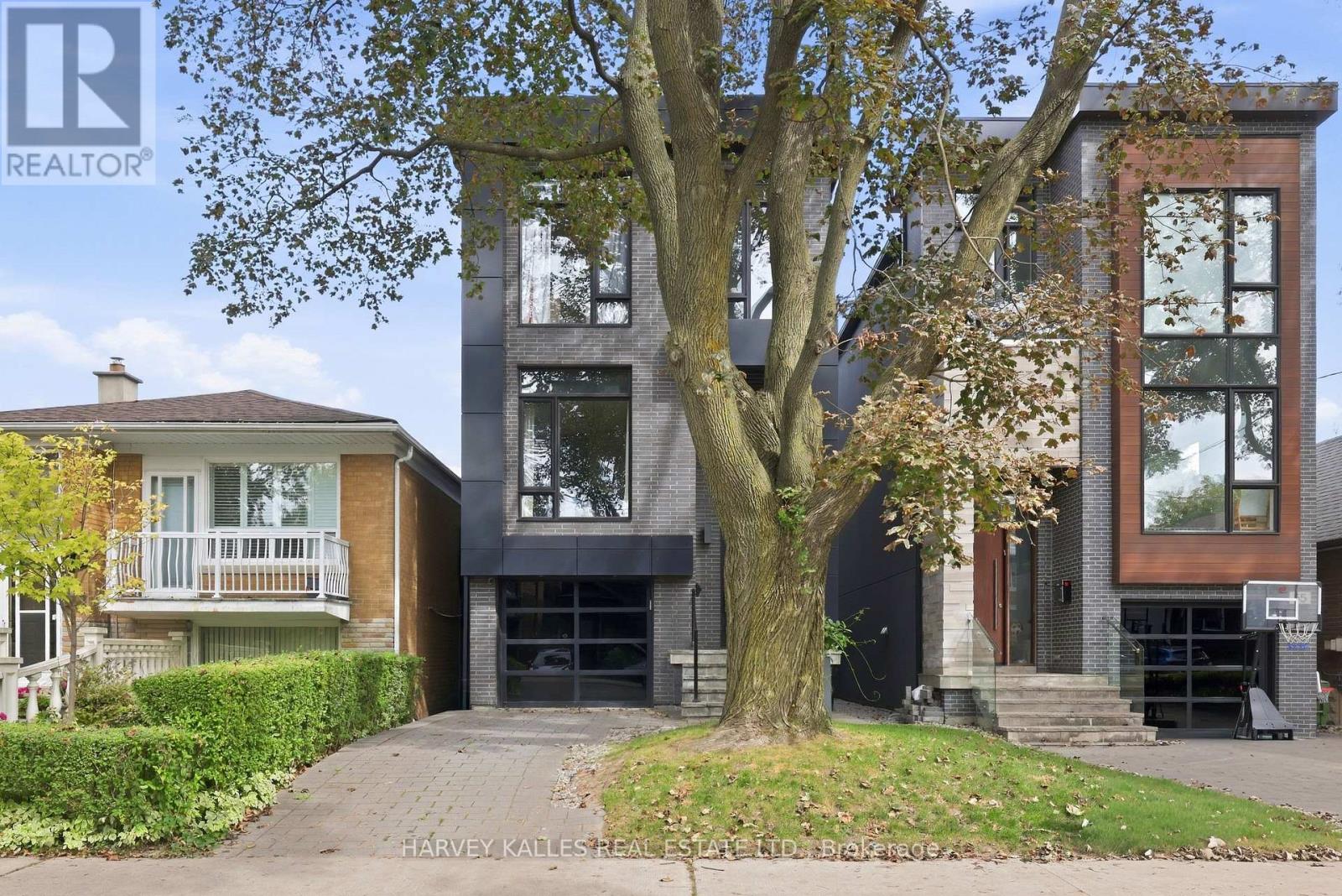57 Roseneath Gardens, Toronto, ON photo 2