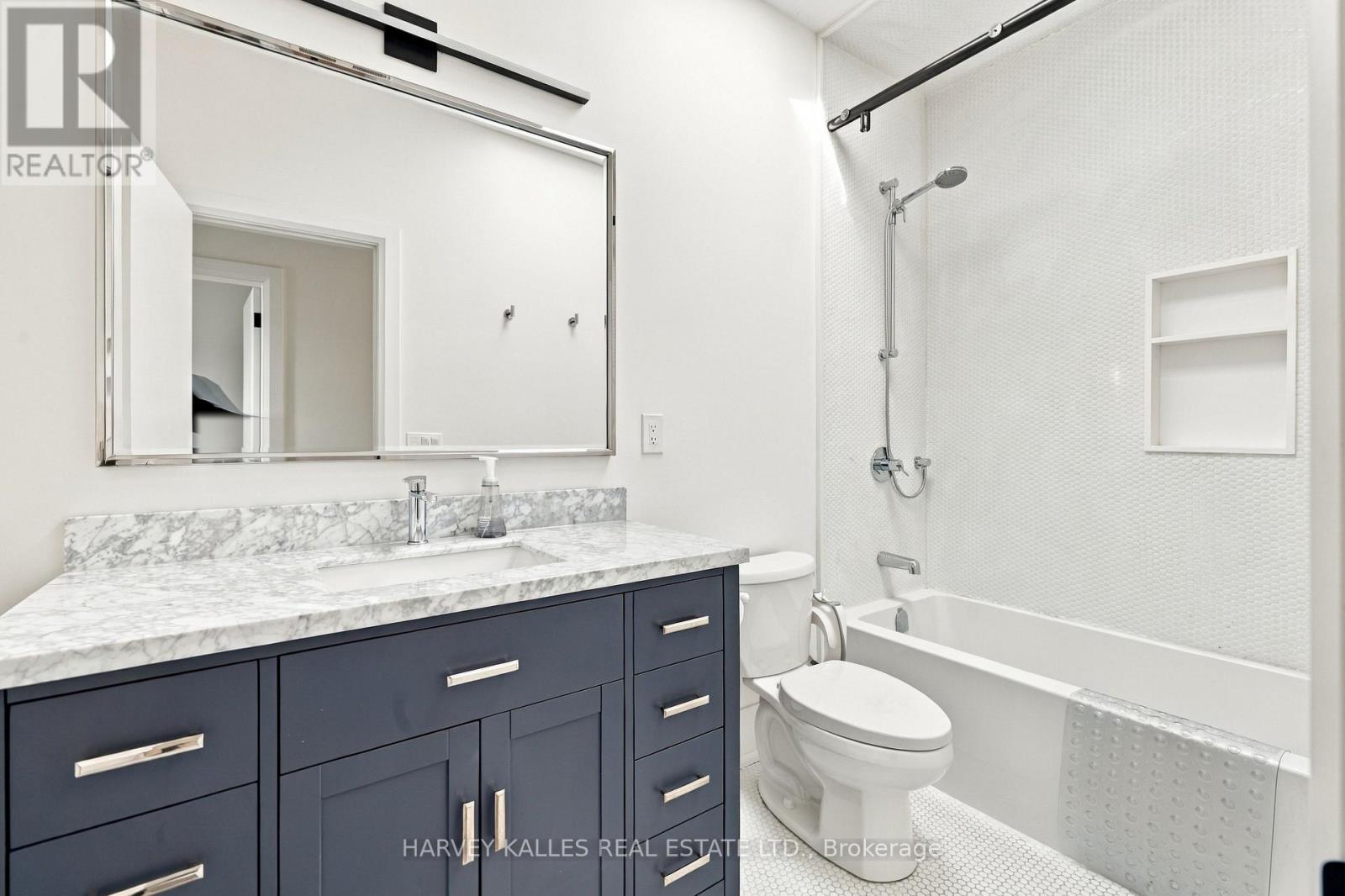 57 Roseneath Gardens, Toronto, ON photo 29
