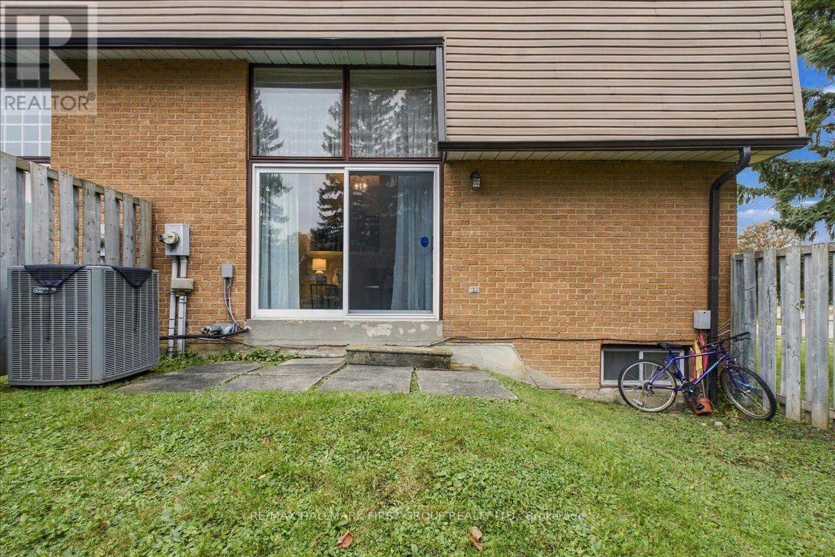 4- 1415 Fieldlight Boulevard, Pickering, ON photo 39