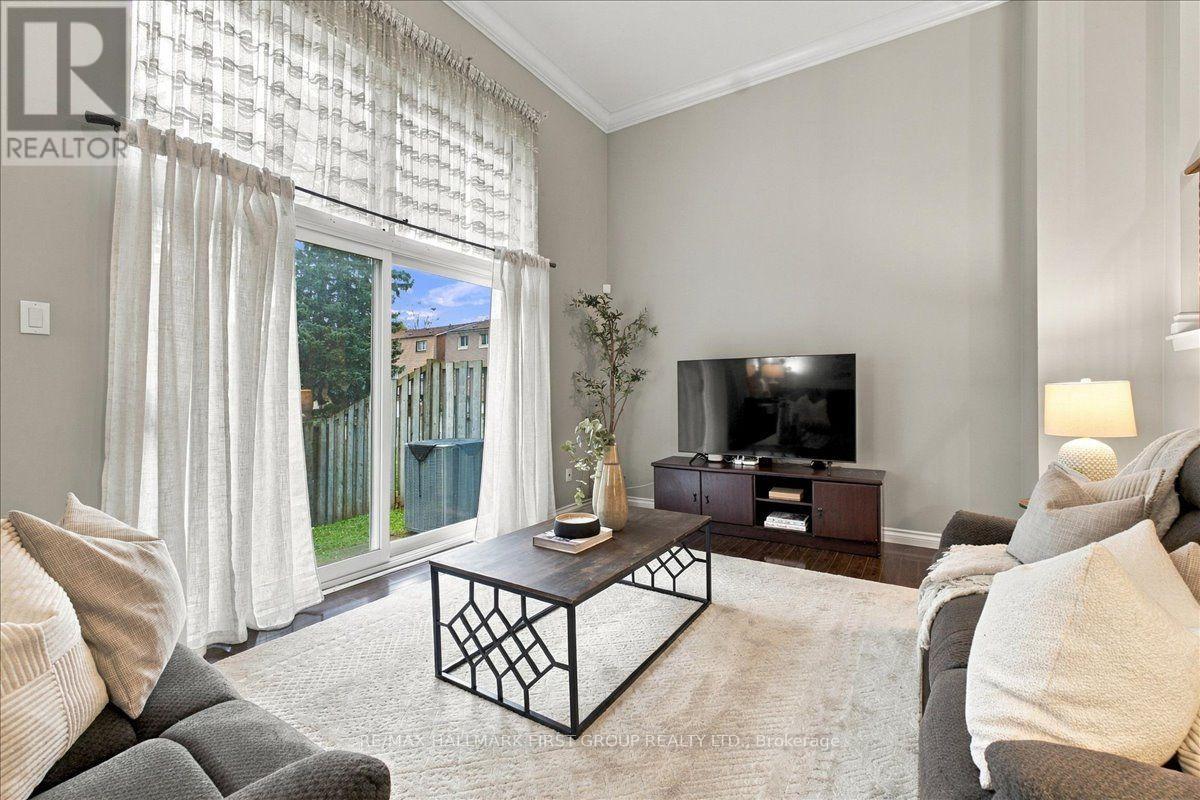 4- 1415 Fieldlight Boulevard, Pickering, ON photo 4