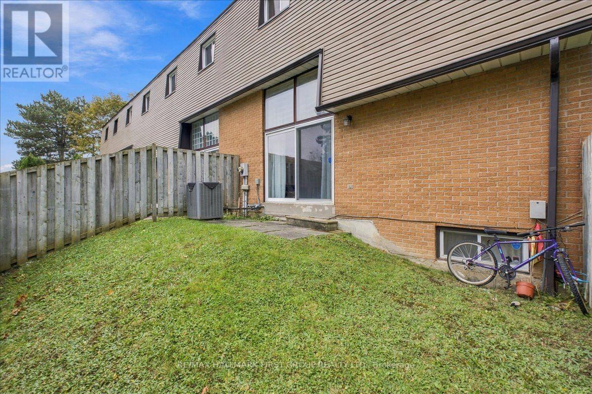 4- 1415 Fieldlight Boulevard, Pickering, ON photo 40