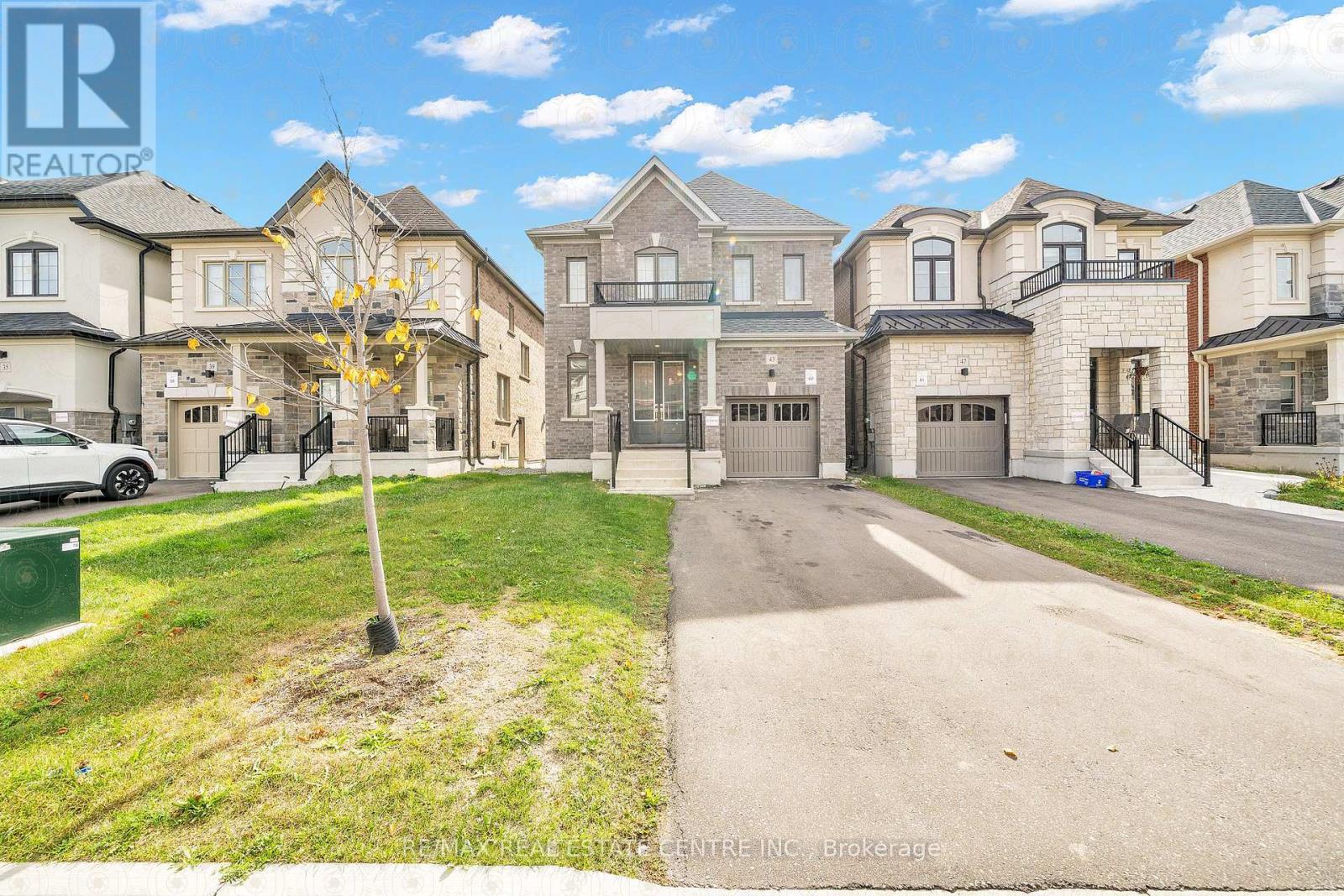 43 Northrop Avenue, Clarington, ON photo 1