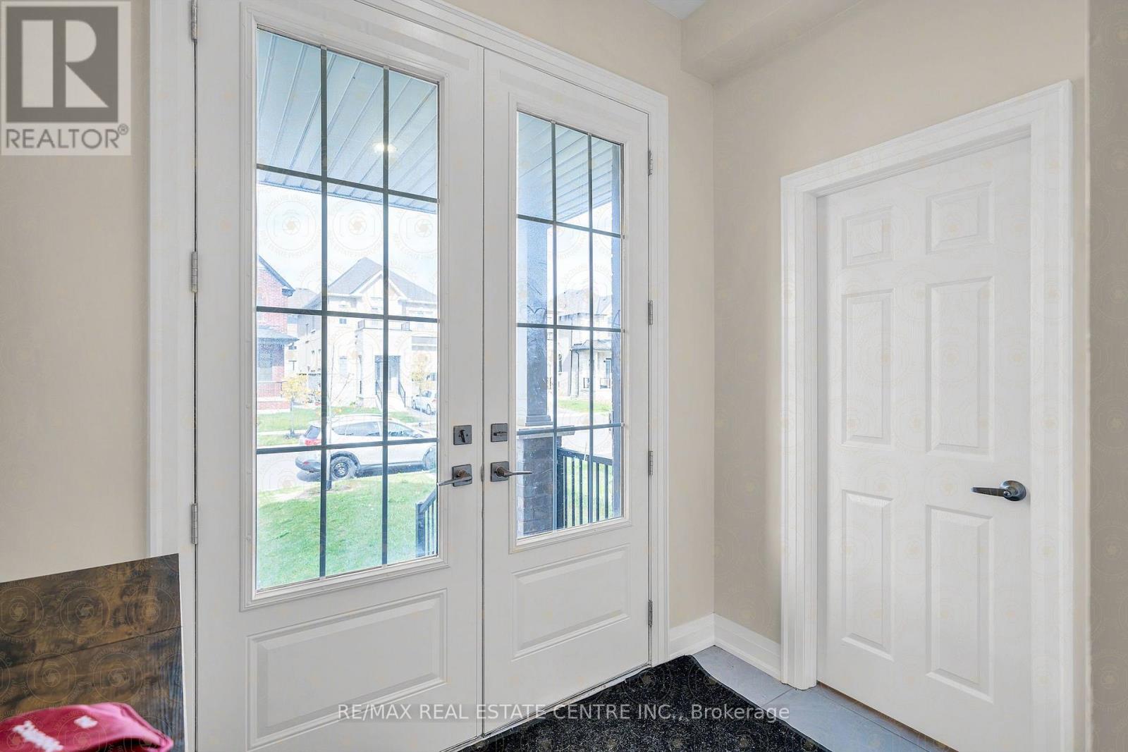43 Northrop Avenue, Clarington, ON photo 3