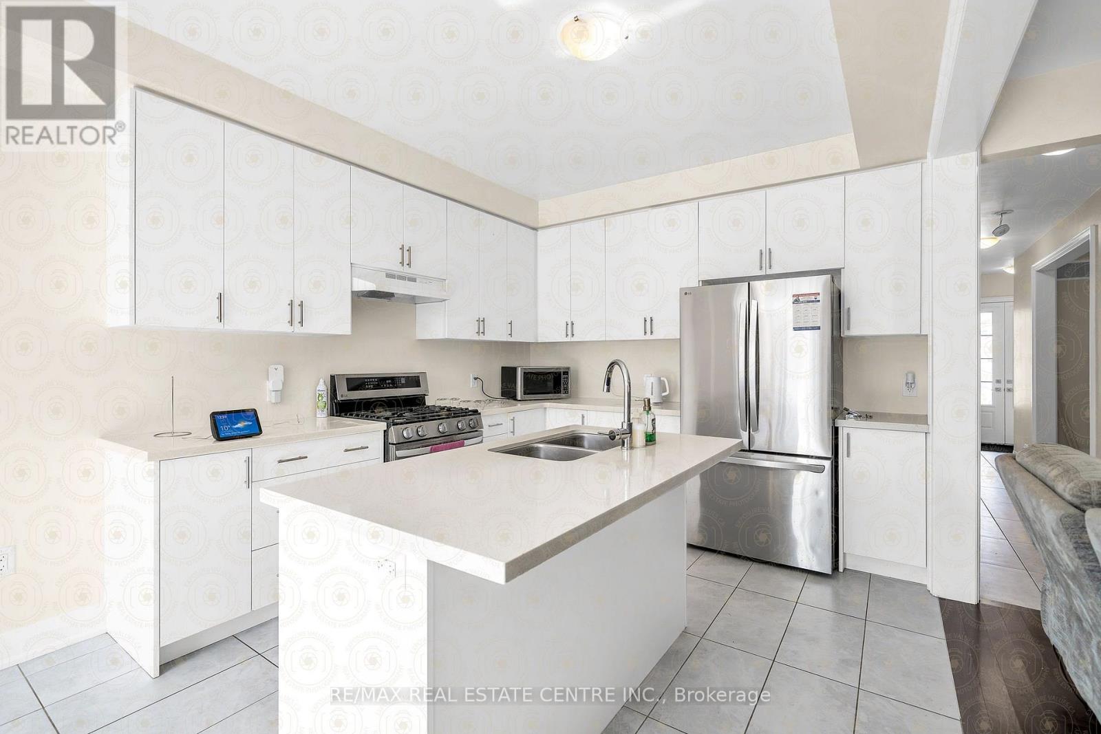 43 Northrop Avenue, Clarington, ON photo 7