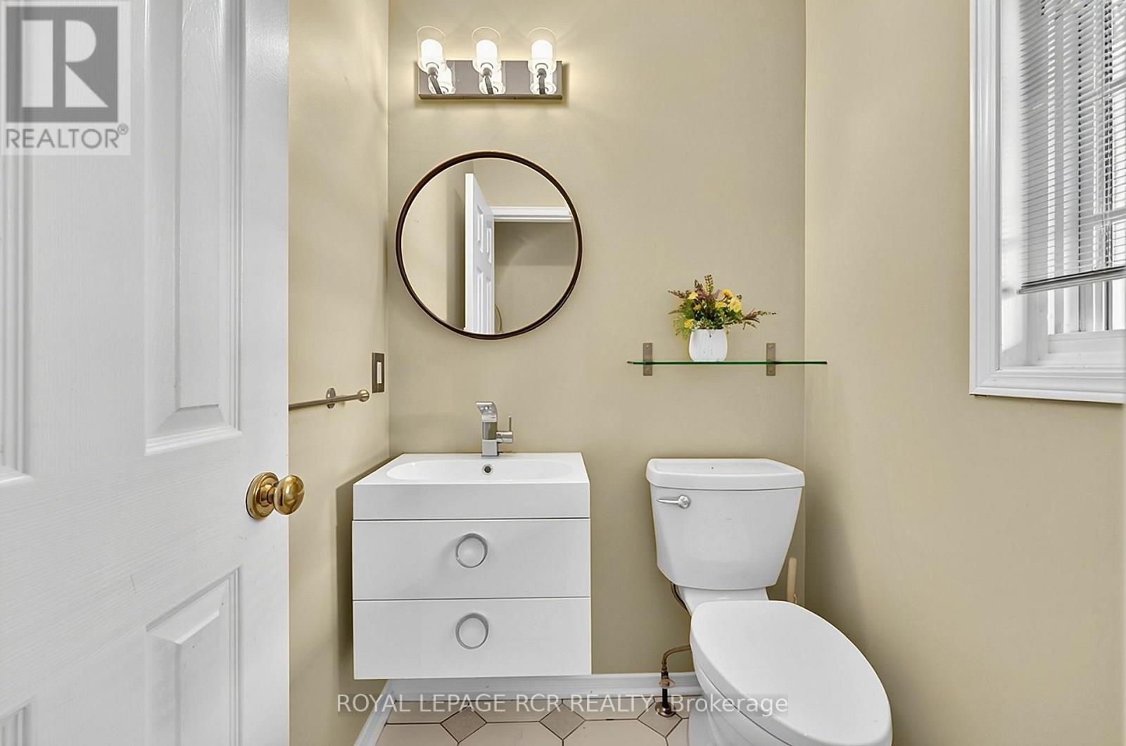 56 Oakridge Court, East Gwillimbury, ON photo 22