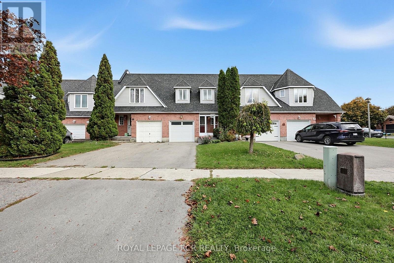56 Oakridge Court, East Gwillimbury, ON photo 4