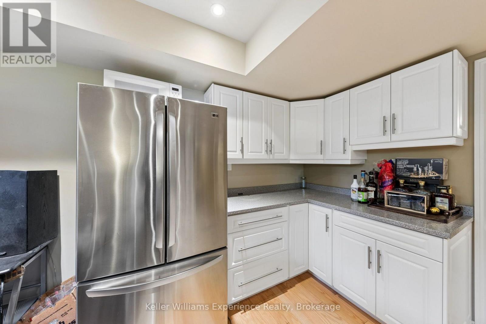 8 WEST STREET - 16