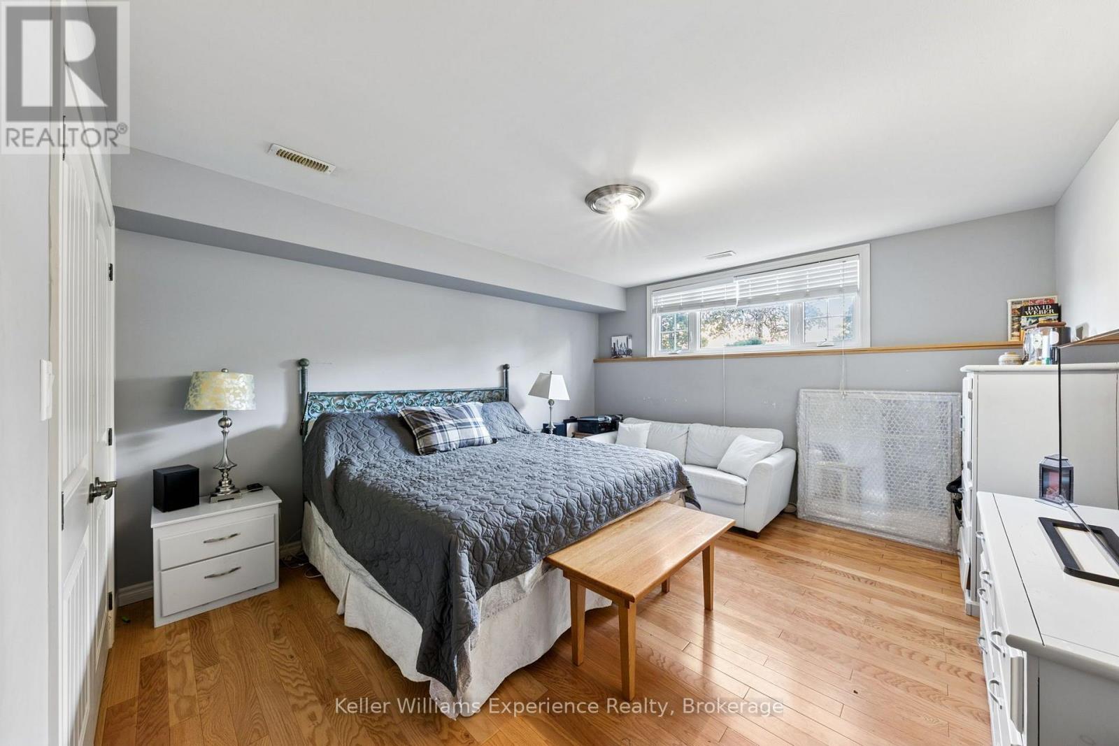 8 WEST STREET - 18
