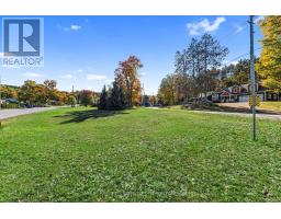 8 West Street, Penetanguishene, ON L9M1R4 Photo 32