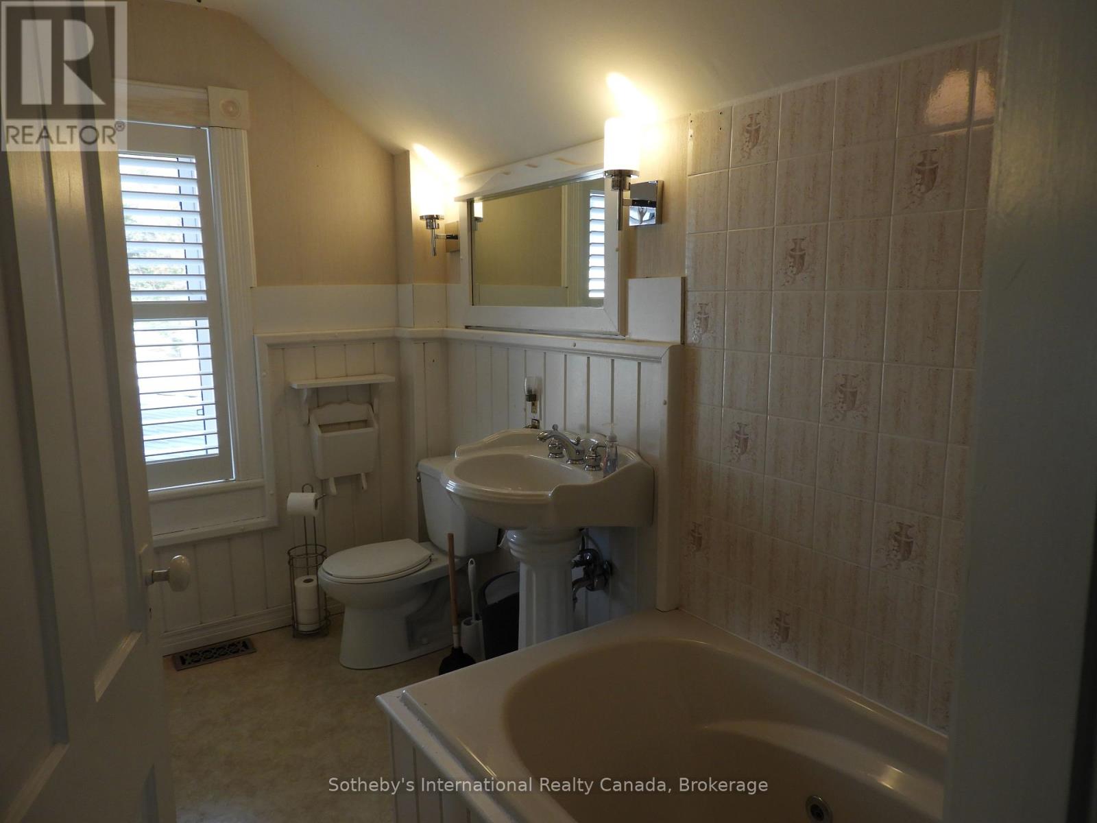 77 Fourth Street, Collingwood photo 21