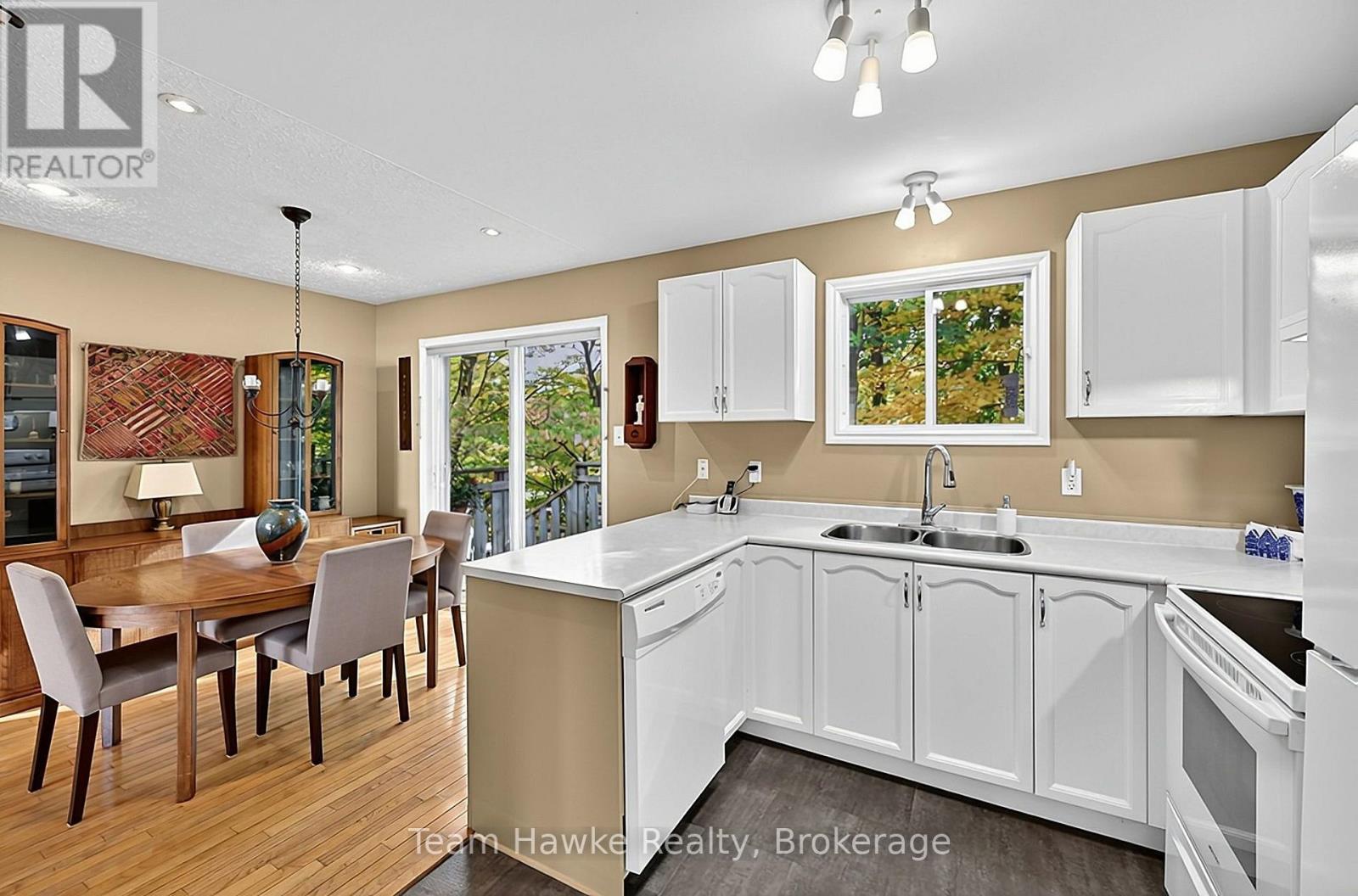 16 Brule Street, Penetanguishene photo 17