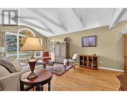 Eating area - 16 Brule Street, Penetanguishene, ON L9M1B2 Photo 7
