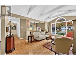 Kitchen - 16 Brule Street, Penetanguishene, ON L9M1B2 Photo 8