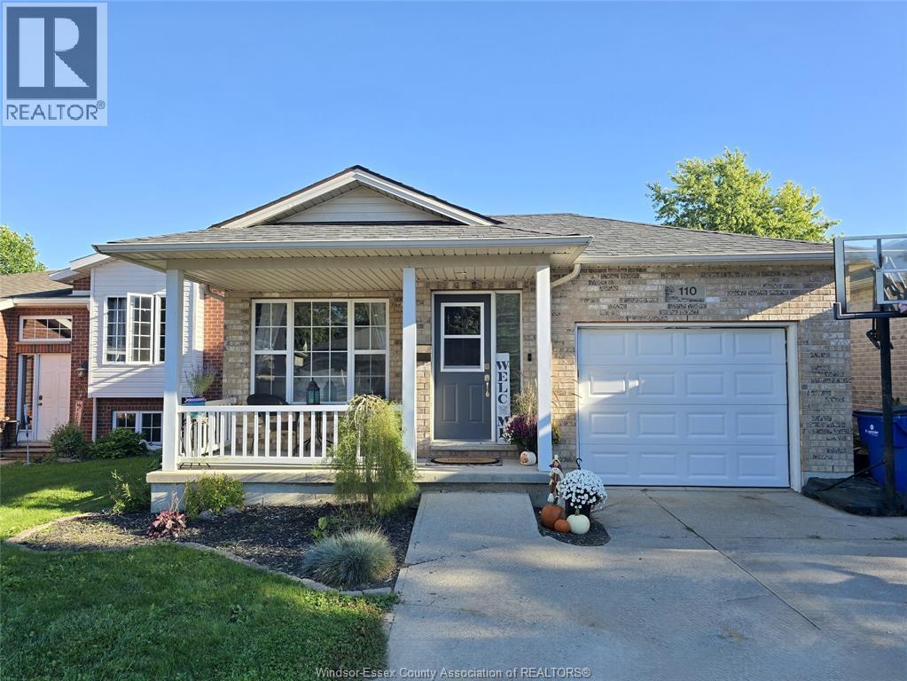 MLS# 26025626: 110 GREENFIELD Lane, Chatham, Canada