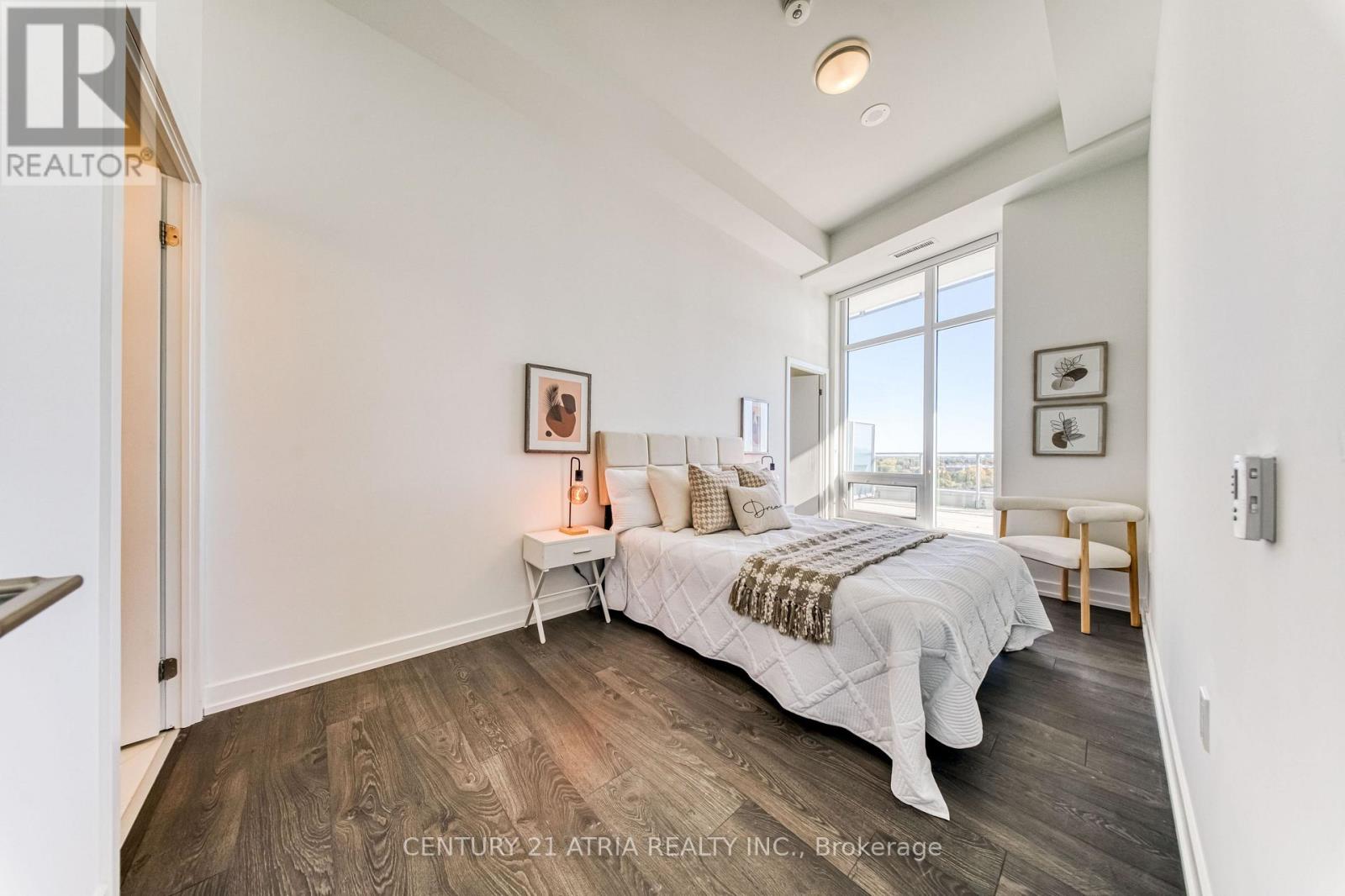 #906 8 OLYMPIC GARDEN DRIVE - 16