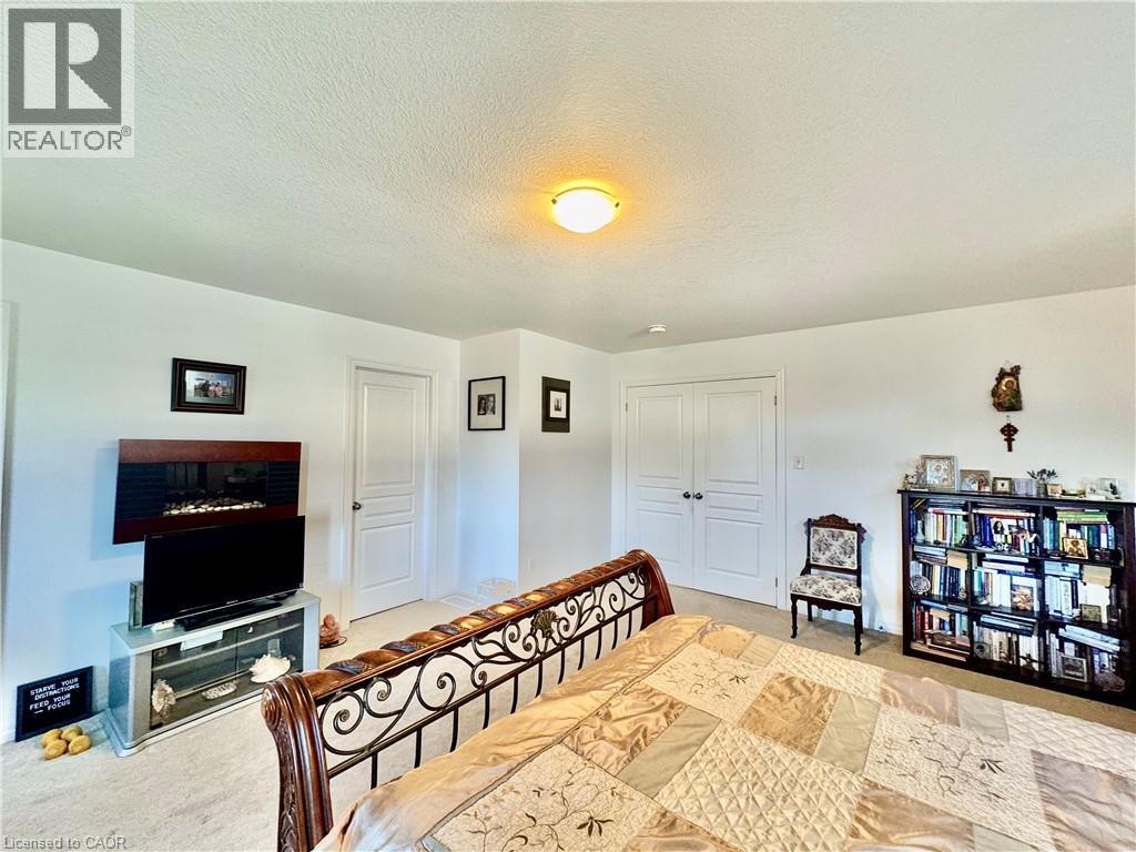 348 FREURE Drive - 25
