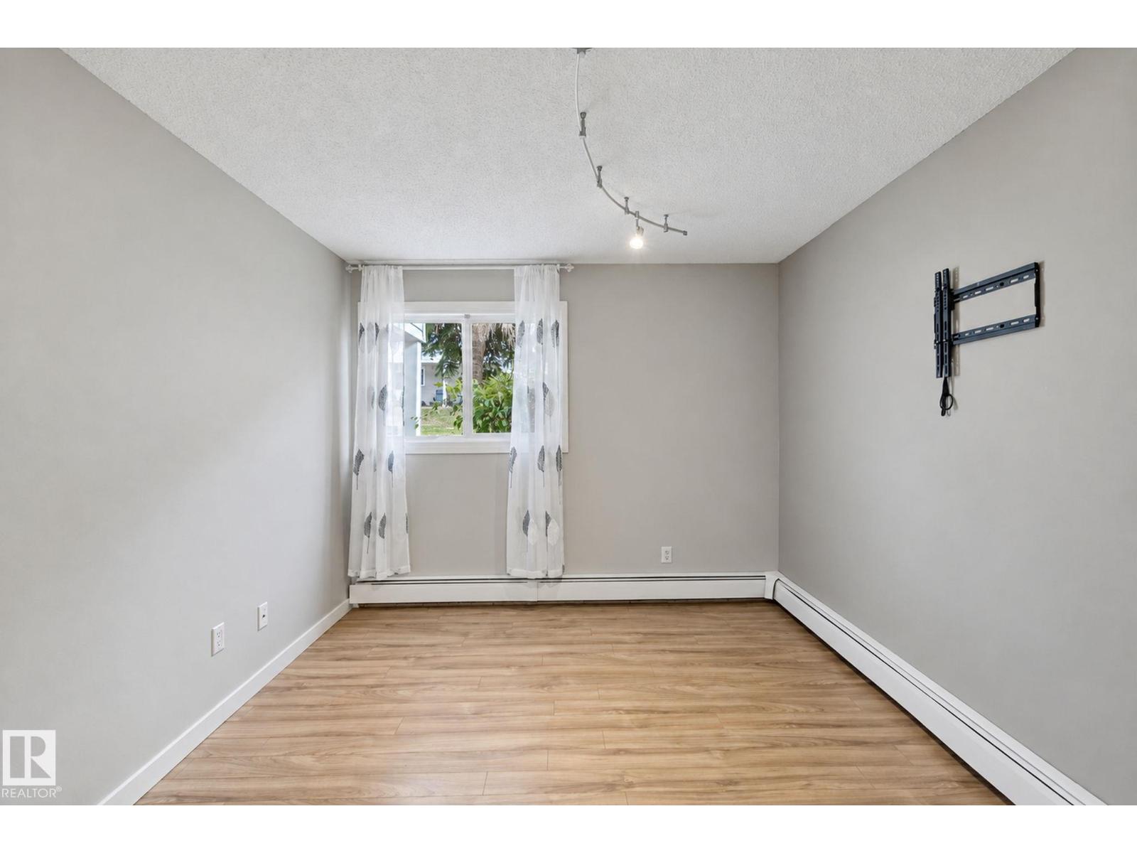 #101 340 Woodbridge Way, photo 21
