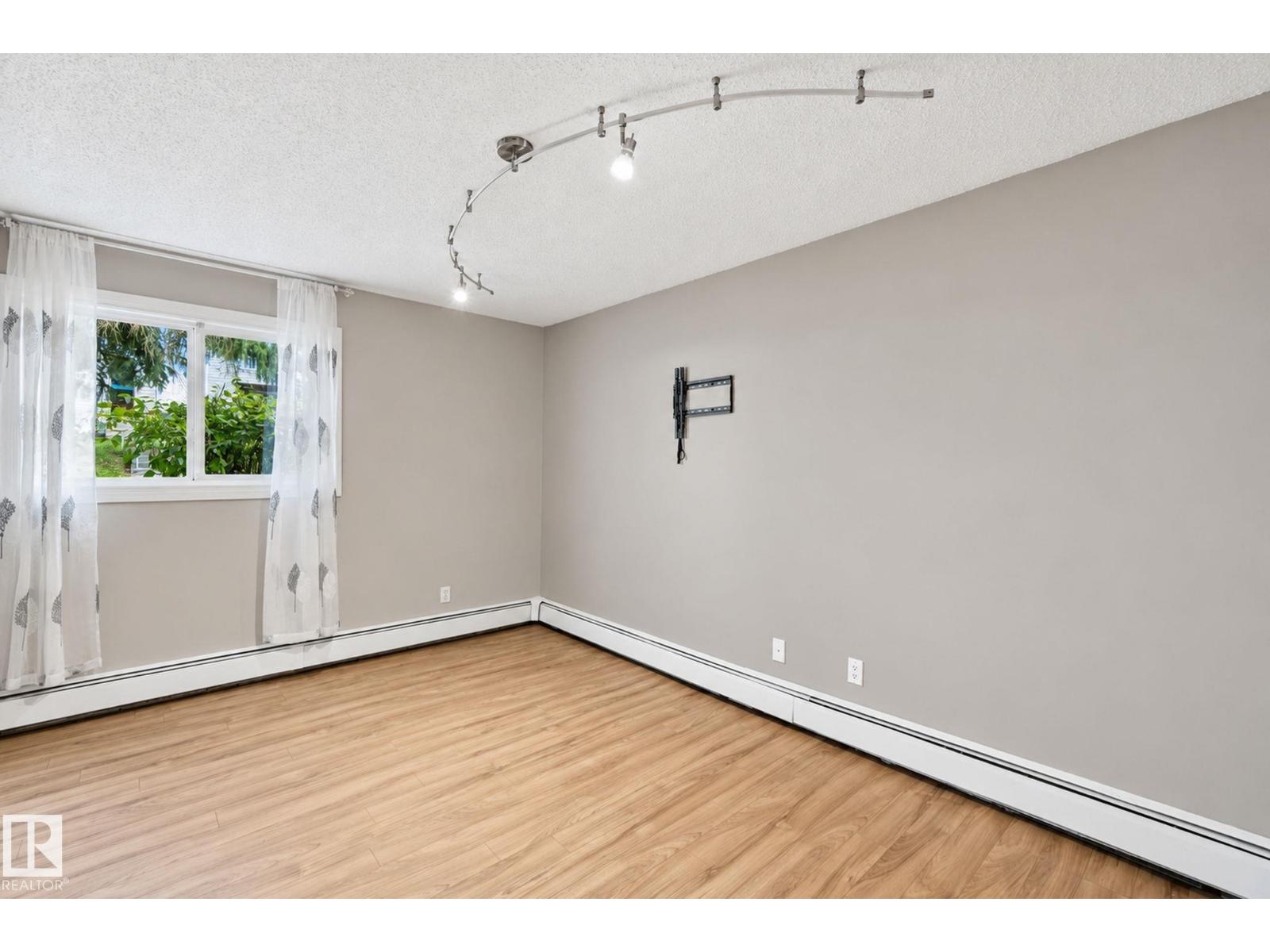 #101 340 Woodbridge Way, photo 22