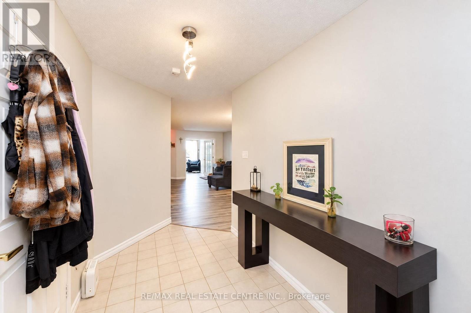 210- 695 RICHMOND Street, London East, ON photo 9