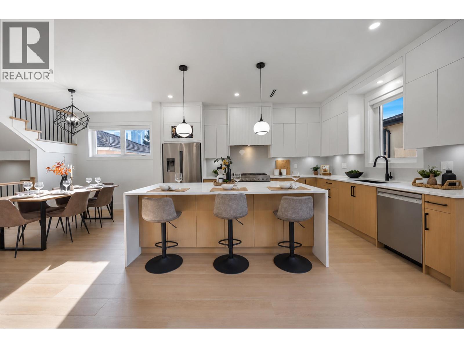 Photo of 2 7087 MARY AVENUE 23