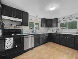 384 Queen Street E, Virden, MB R0M2C0 Photo 12