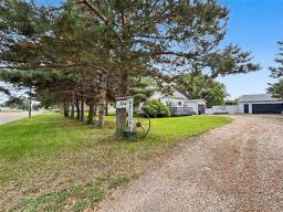 384 Queen Street E, Virden, MB R0M2C0 Photo 31