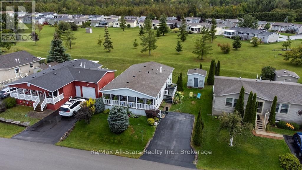 51 Creekside photo 2