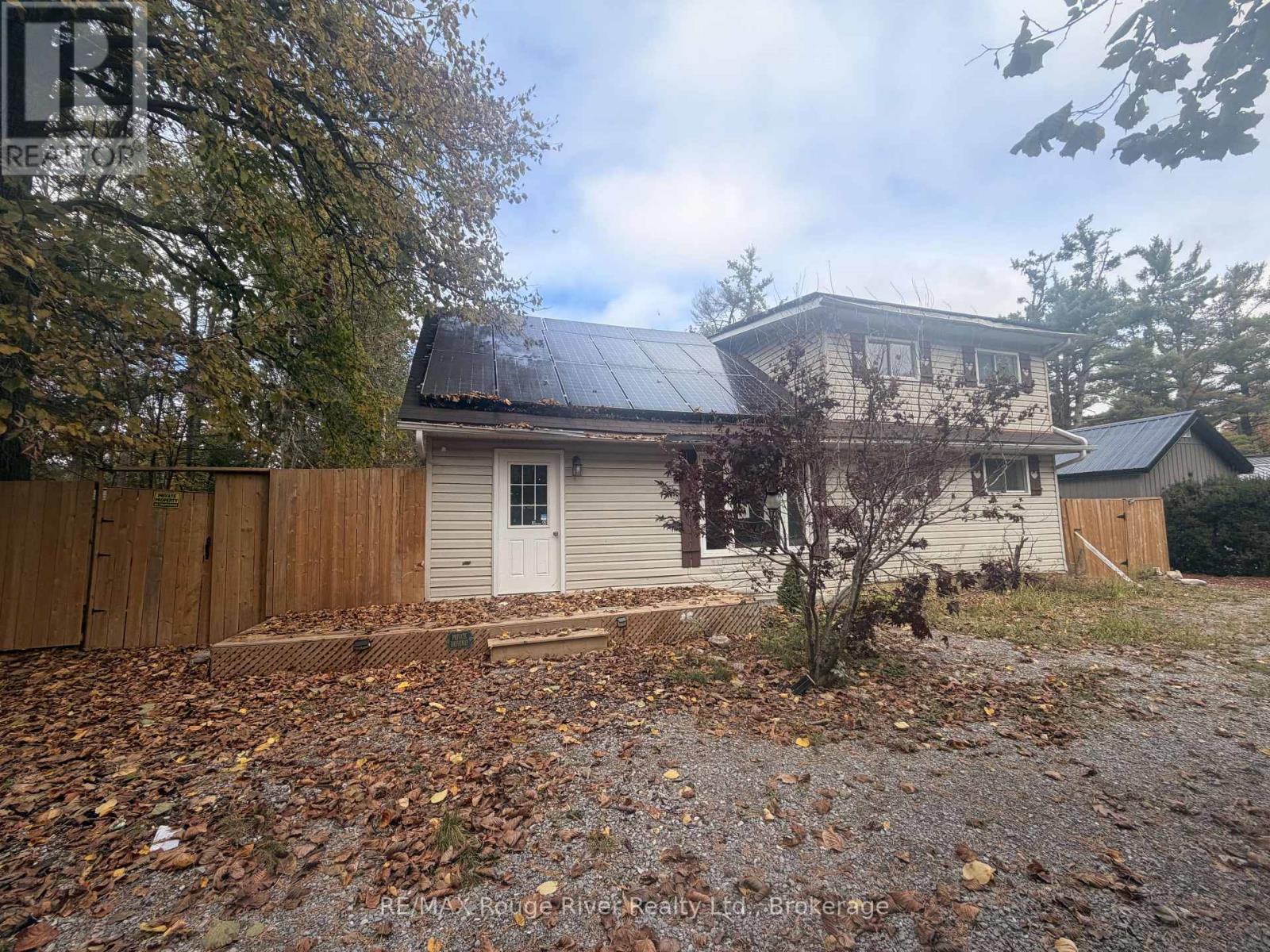 11 Edgewood Drive, Kawartha Lakes, ON photo 2