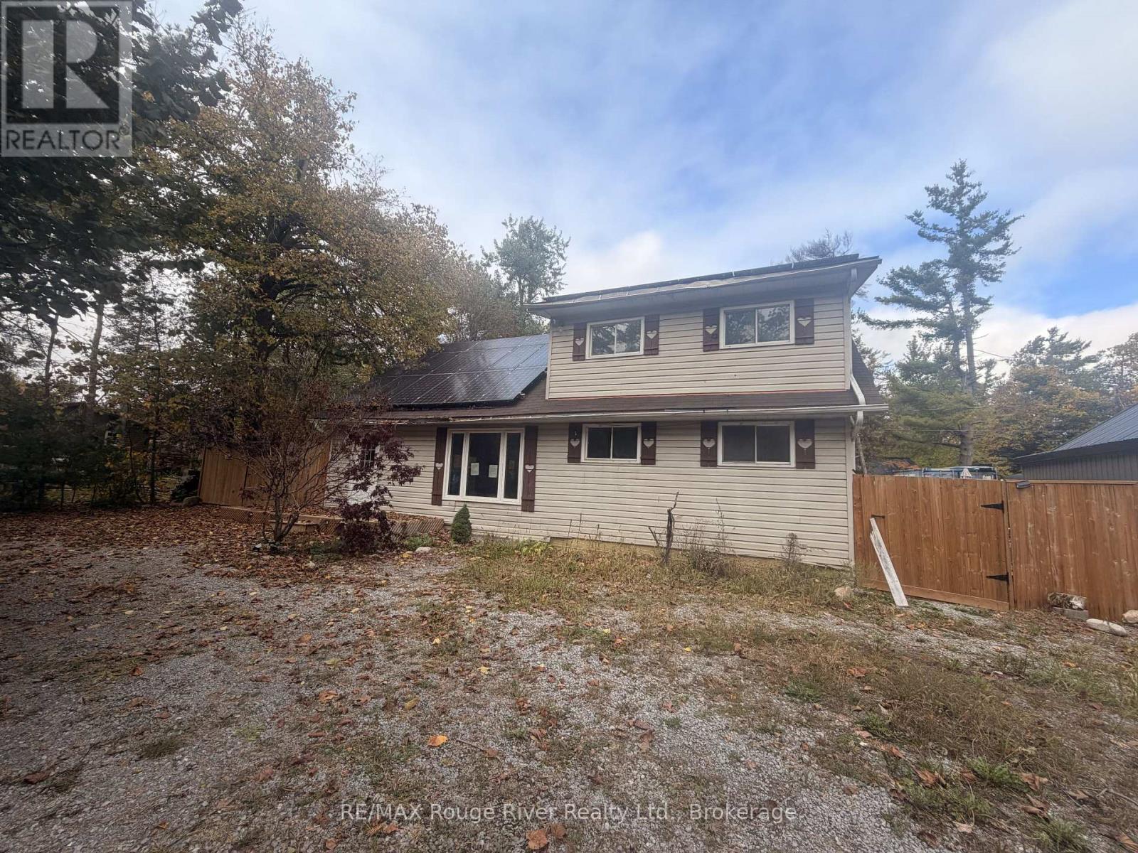 11 Edgewood Drive, Kawartha Lakes, ON photo 3