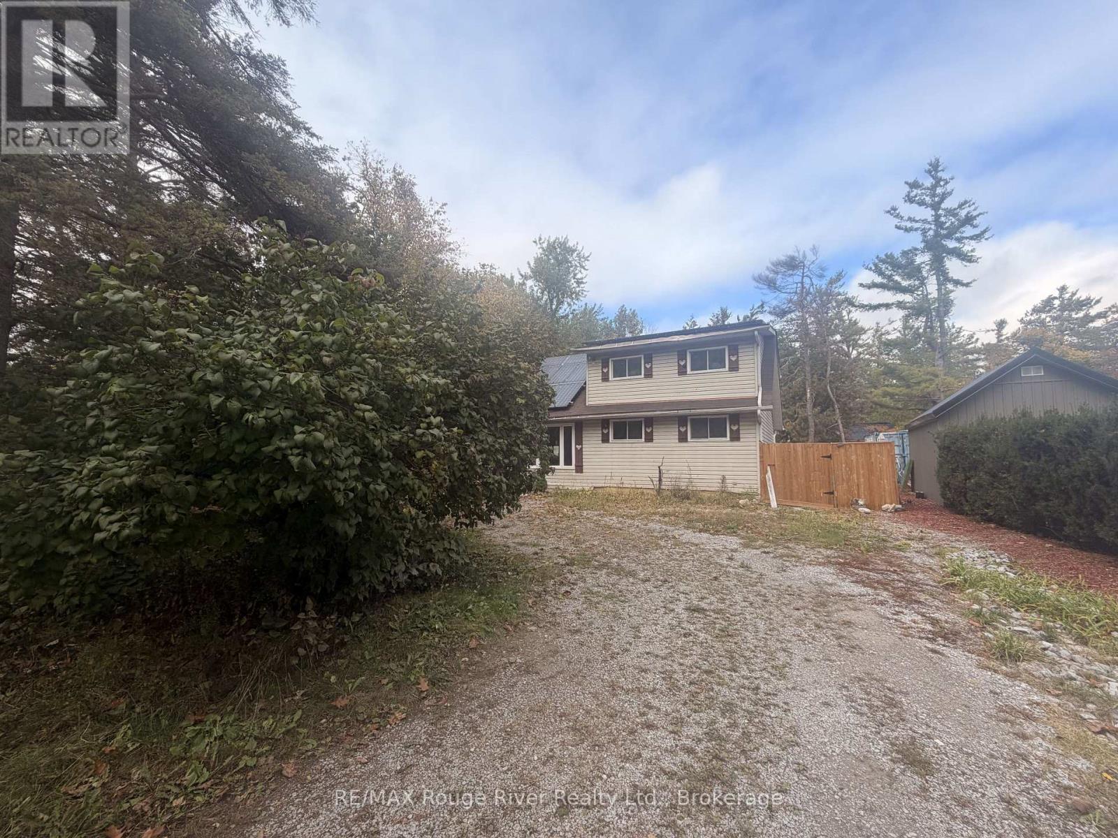 11 Edgewood Drive, Kawartha Lakes, ON photo 4