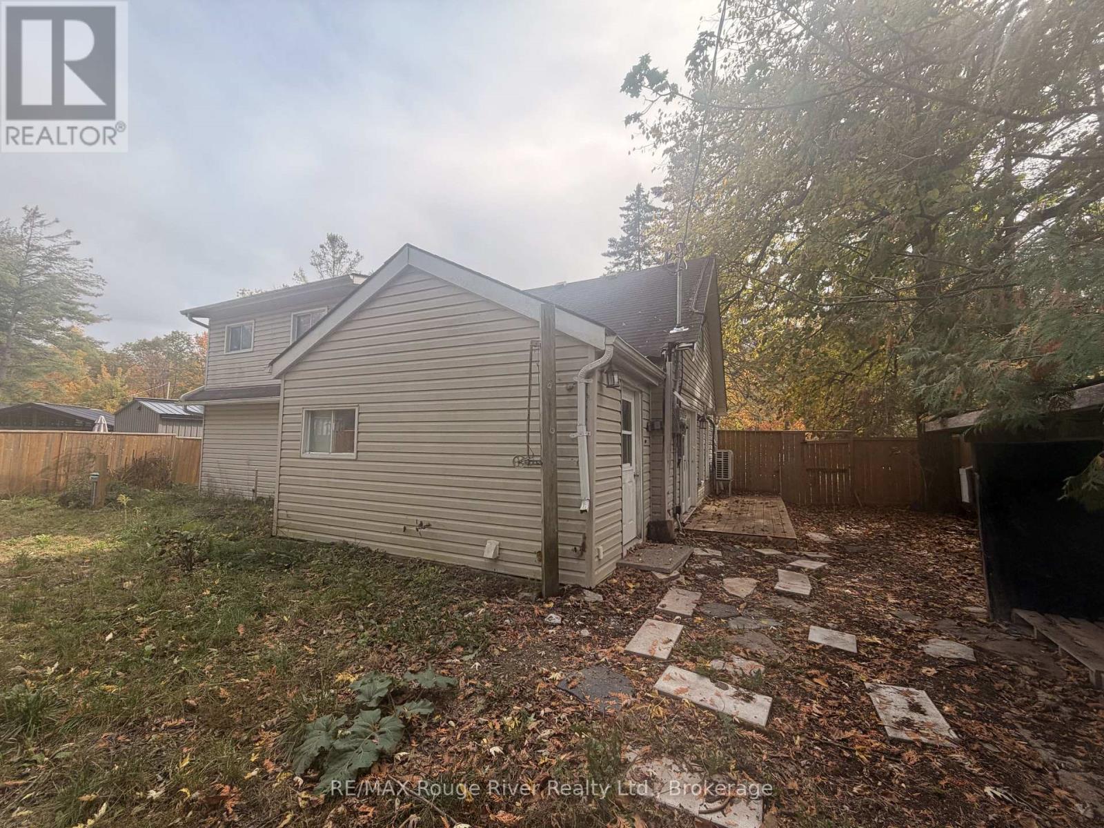 11 Edgewood Drive, Kawartha Lakes, ON photo 8
