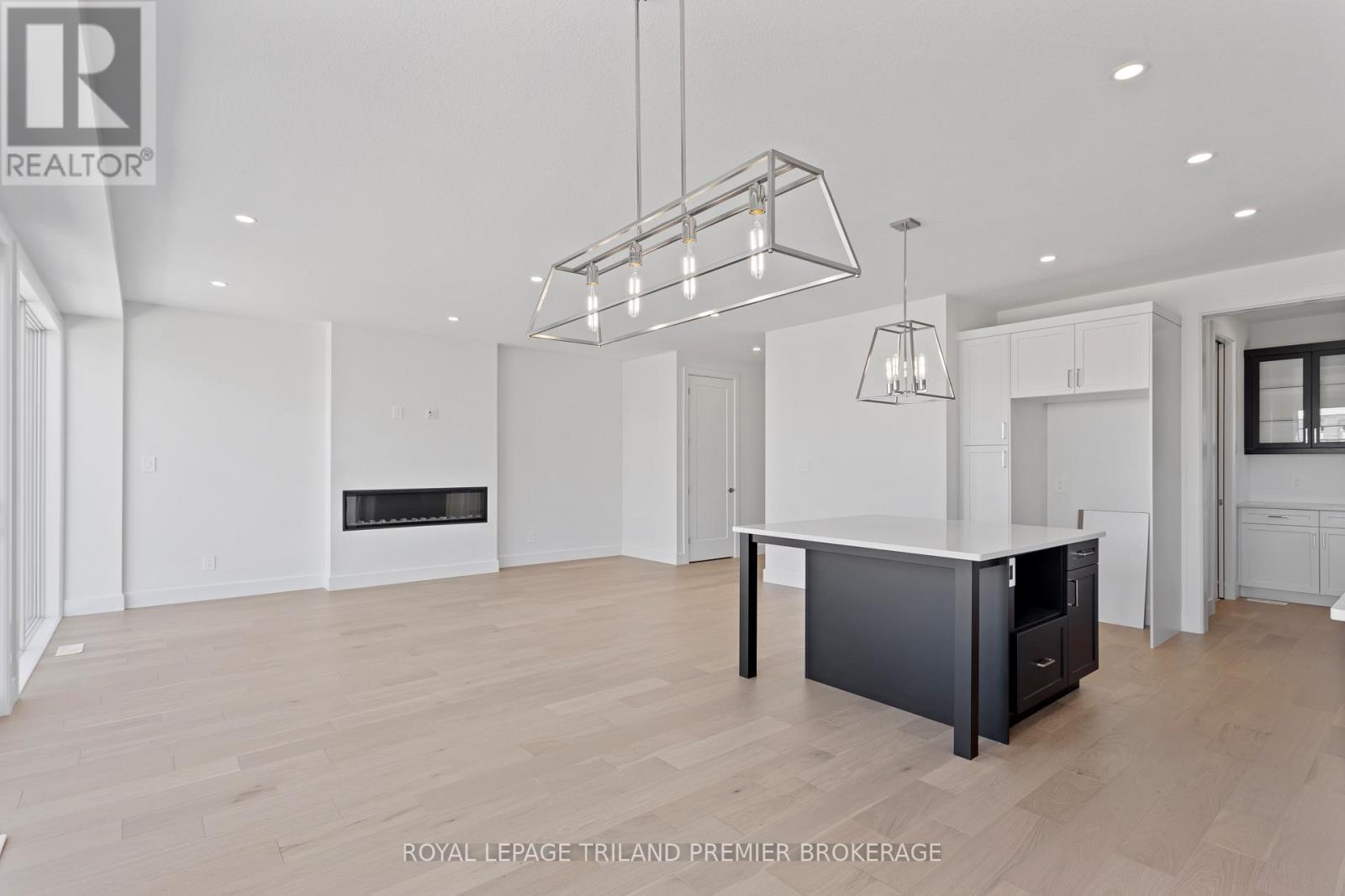 4349 SAGEBRUSH CRESCENT - 26