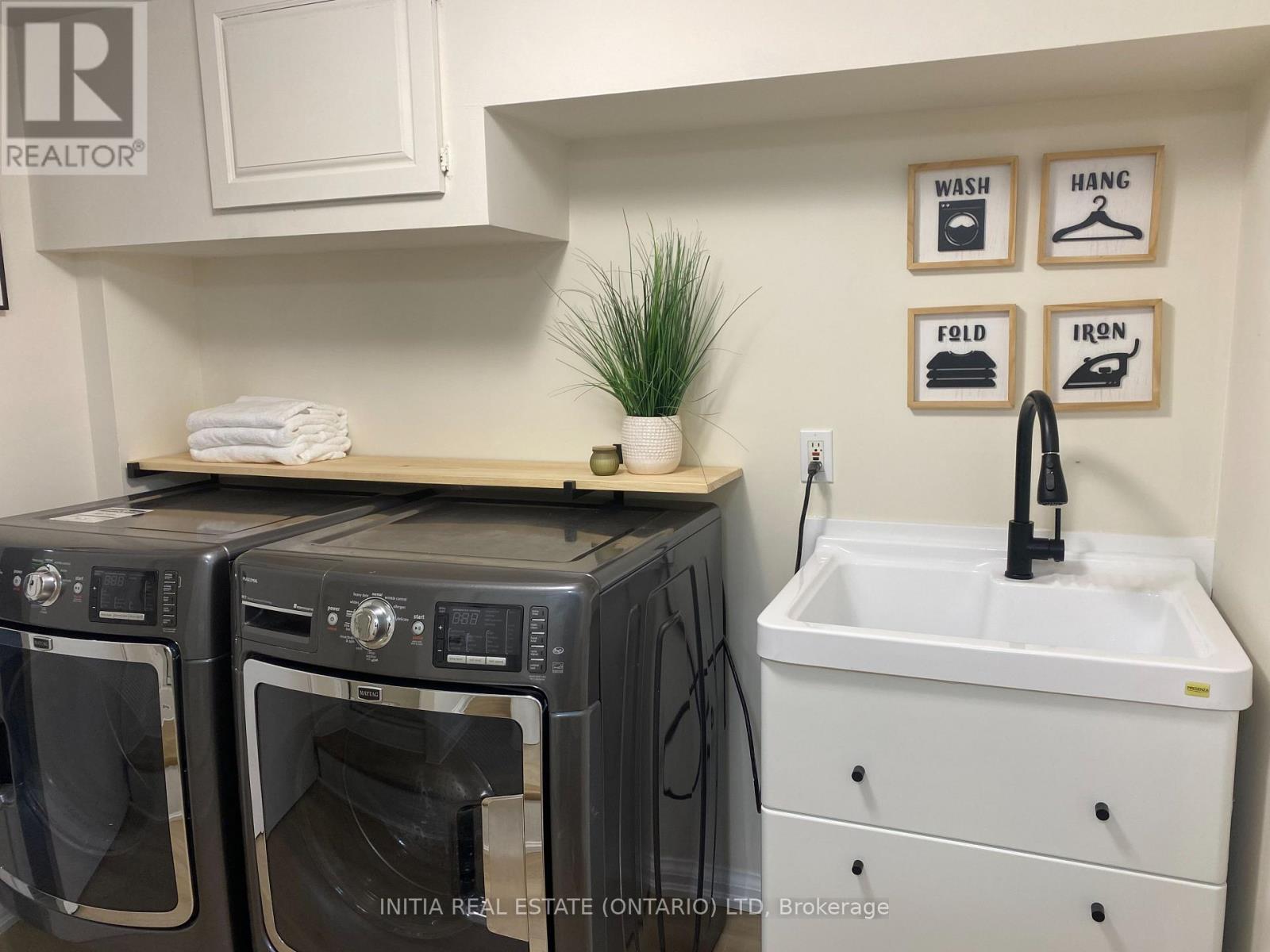 486 HALE STREET - 24