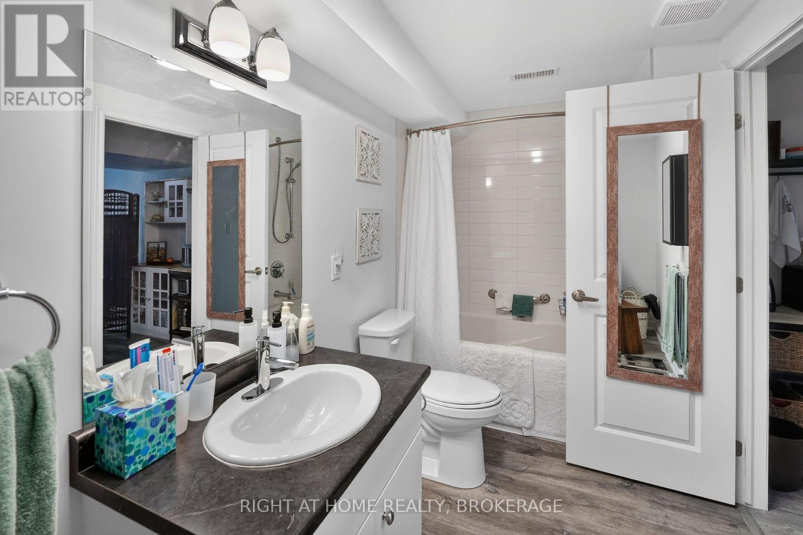 4069 BROCK STREET N - 39
