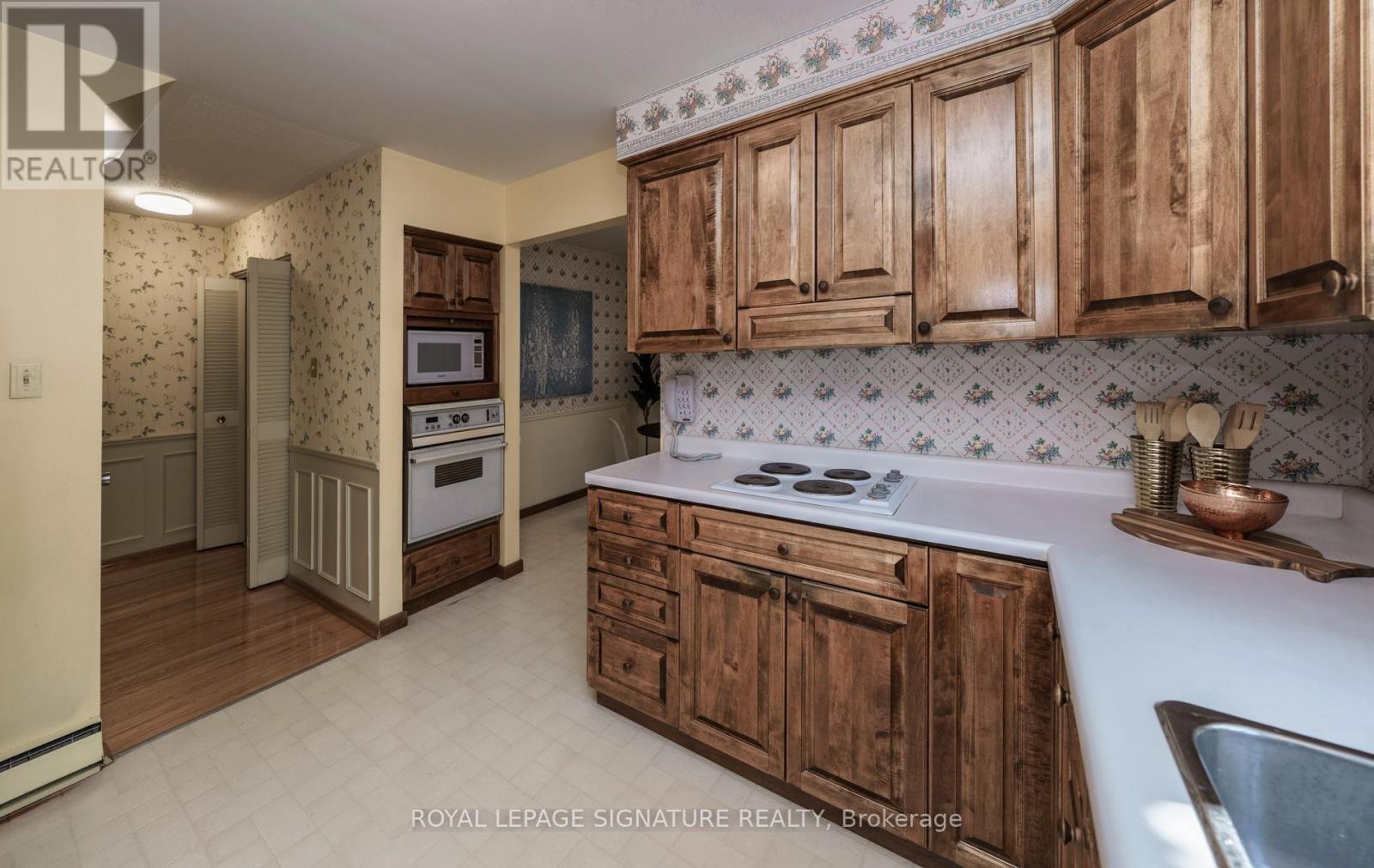 19 CASTLE HILL DRIVE - 16