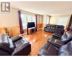 37 Larch Avenue thumbnail 18
