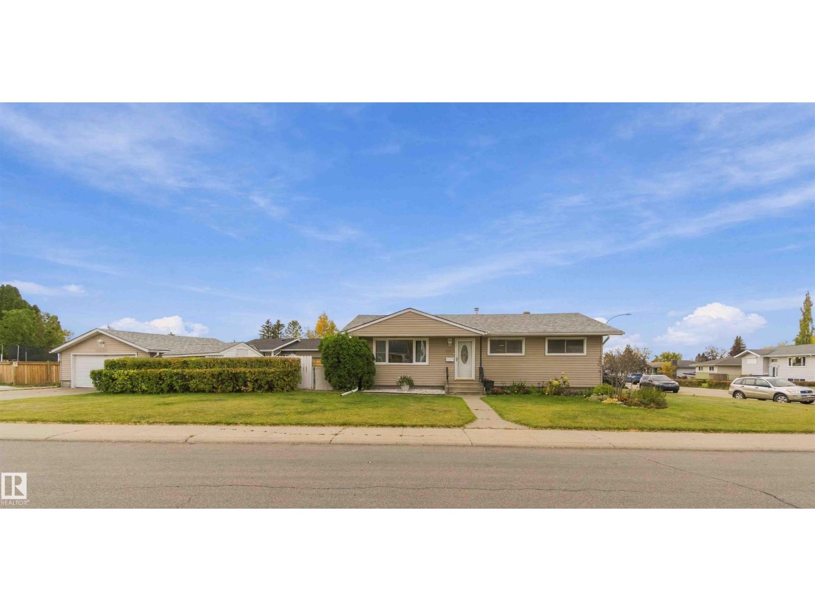 Photo of 6207 146 AV NW, Edmonton