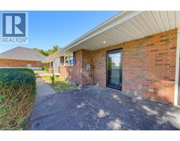 4pc Bathroom - 70 River Road, Brantford, ON N3R0C1 Photo 6