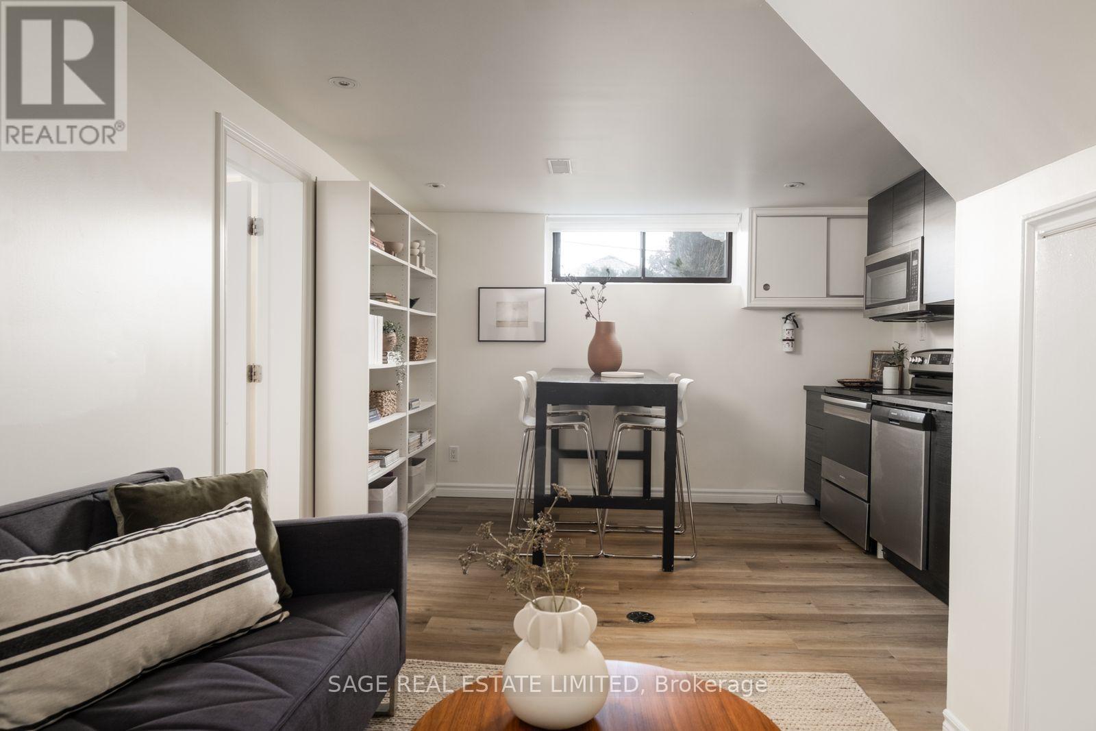 11 MAPLE BOULEVARD - 29