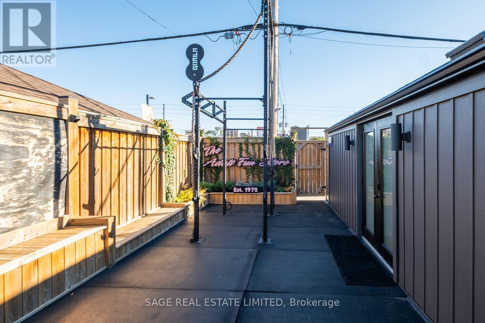 11 MAPLE BOULEVARD - 37