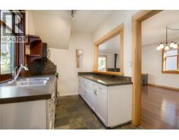 215 Sixth Street E, Revelstoke, BC V0E2S0 Photo 12