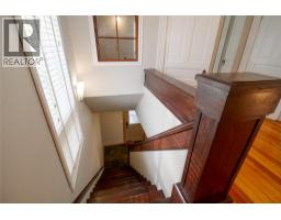 215 Sixth Street E, Revelstoke, BC V0E2S0 Photo 19
