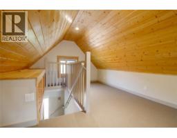 215 Sixth Street E, Revelstoke, BC V0E2S0 Photo 32