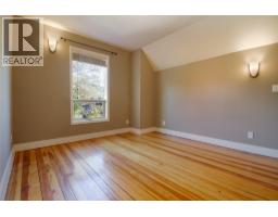 215 Sixth Street E, Revelstoke, BC V0E2S0 Photo 22