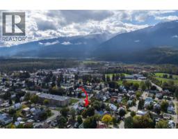 215 Sixth Street E, Revelstoke, BC V0E2S0 Photo 40