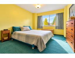 10965 Jay Crescent, Surrey, BC V3R5B3 Photo 12